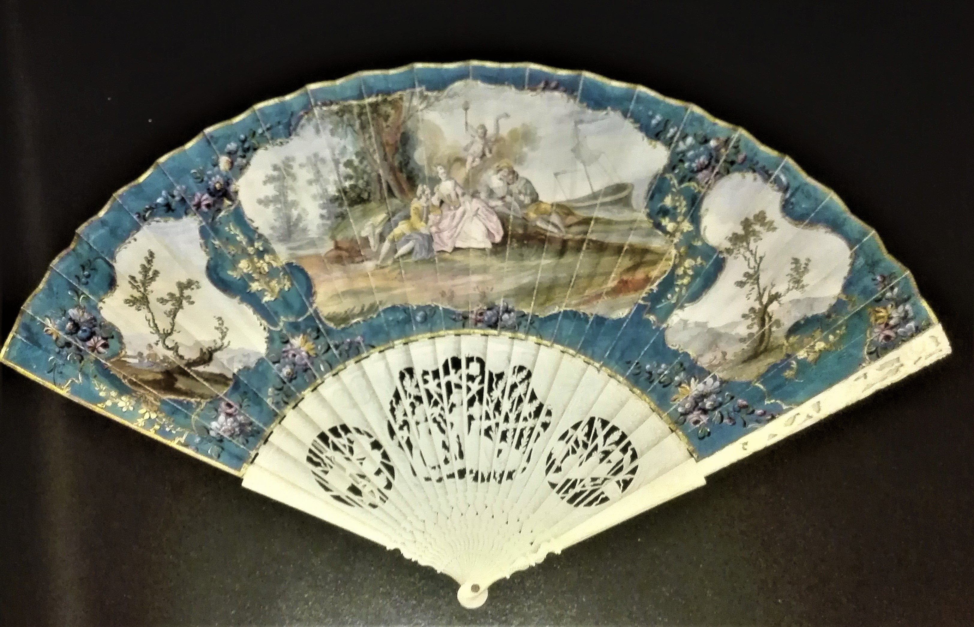 Unfolding Beauty - The Art of the Fan