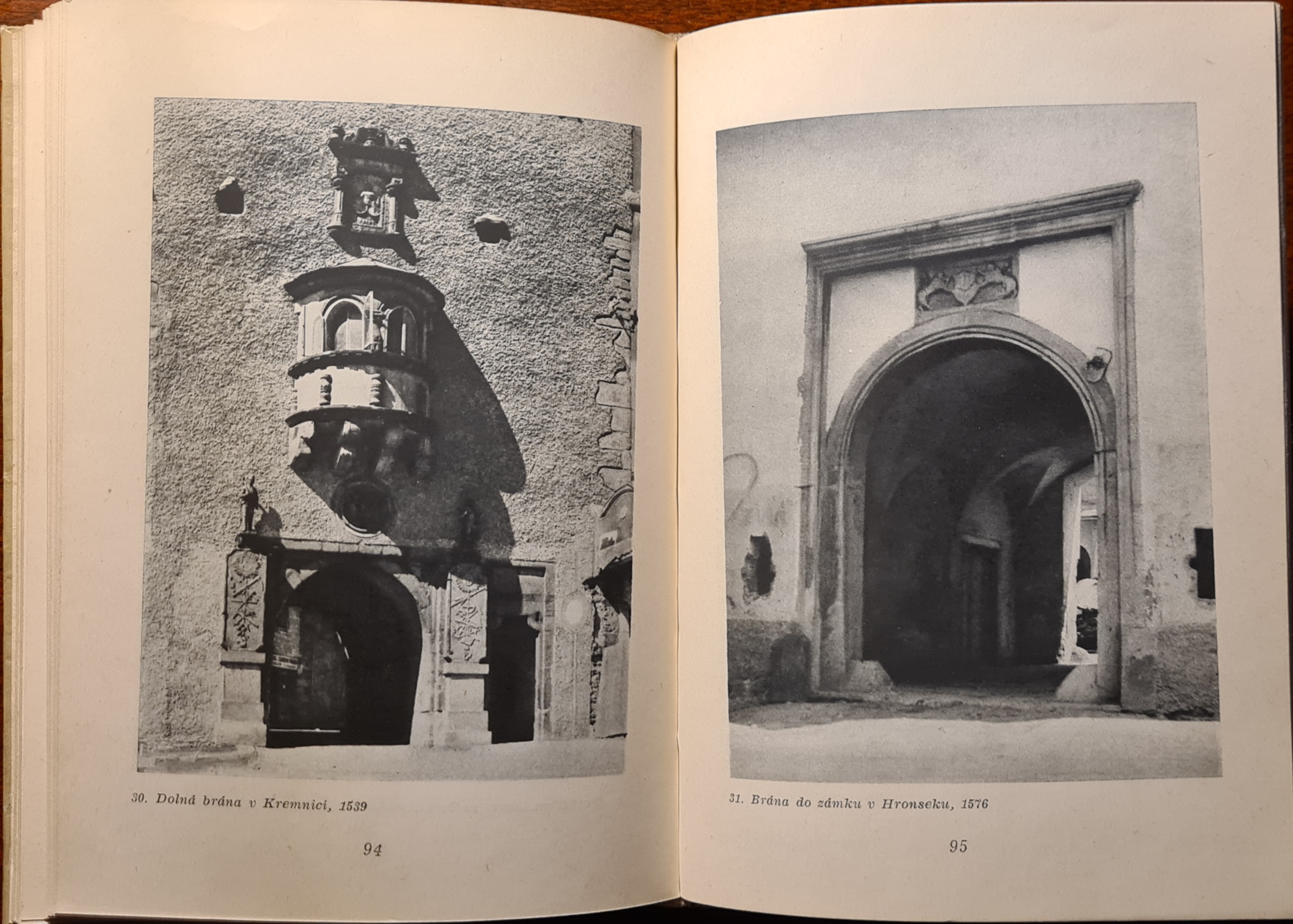 Renesančné portály na Slovensku